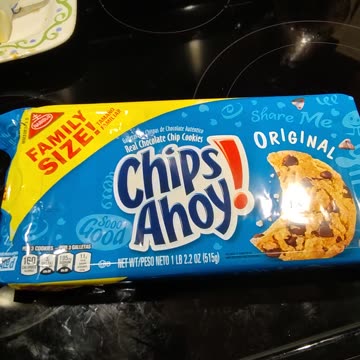 Eating Nabisco Family Size Chips Ahoy! Real Chocolate Chip Cookies, Dbn, MI, 10/6/23