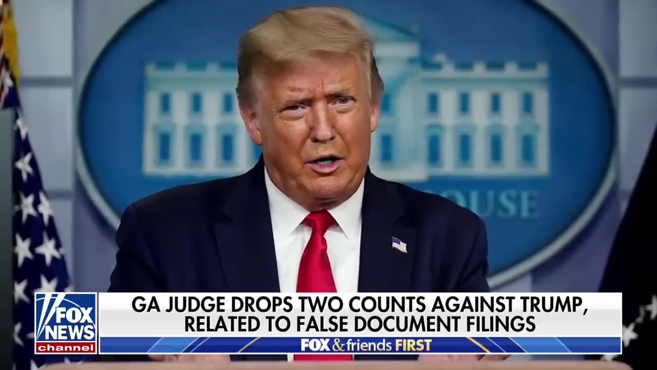 Judge delivers 'huge blow' to Fani Willis in case against Trump