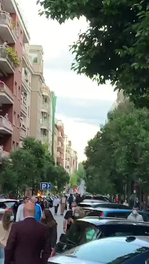 Gobierno Sánchez-Iglesias manda a su Policía reprimir al Pueblo con bandera (3)