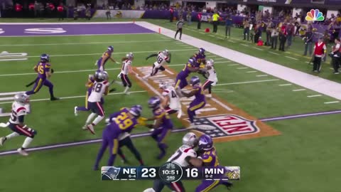 VIKINGS KICK RETURN FOR A TOUCHDOWN!