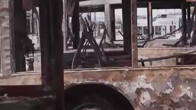 První atobusy vyjely do ulic osvobozeného Mariupolu