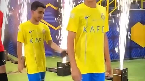 Cristiano felicita a Cris Jr por ser campeón de Liga sub 13 👏❤️
