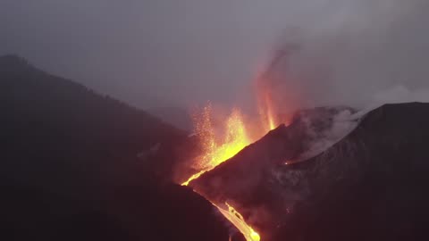 Outdoor aerial photography, capturing the beautiful moments of the United States volcanic eruption