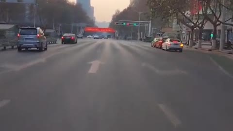 注射过疫苗的人，失去了免疫力，然后再投毒一次，加速这一切的发生？