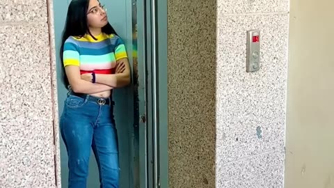 india-vs-america-while-using-elevator-priyalkukreja-shorts-Elevator 😇 #priyalkukreja #shorts