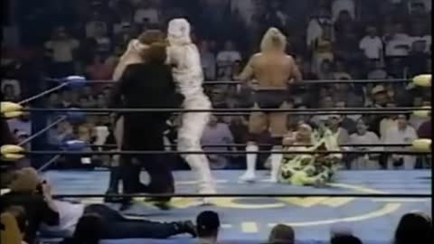 Hulk Hogan getting it on with the Dungeon of Doom