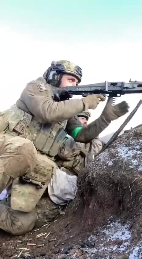 Ukrainian Firing MG3 Near Bakhmut
