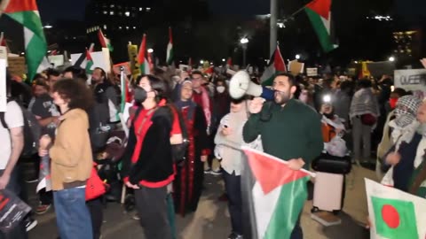 NOW - Crowd chants "Allahu Akbar" outside the gates of the White House