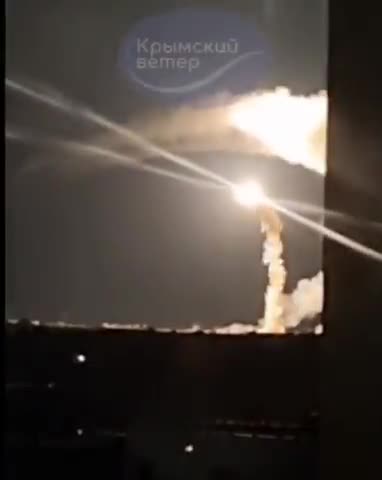 #Zelensky #UcroNazi Fate un attentato terroristico contro il Ponte di Kerk?