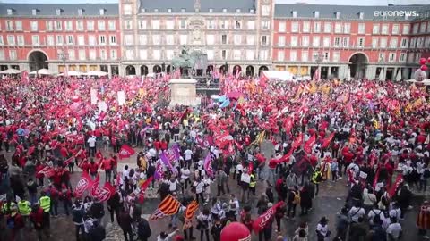 Spain: Thousands of union members march in Madrid for higher wages and better rights