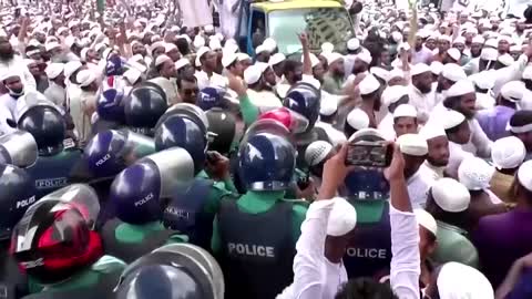 Massive protests in Bangladesh outside French embassy