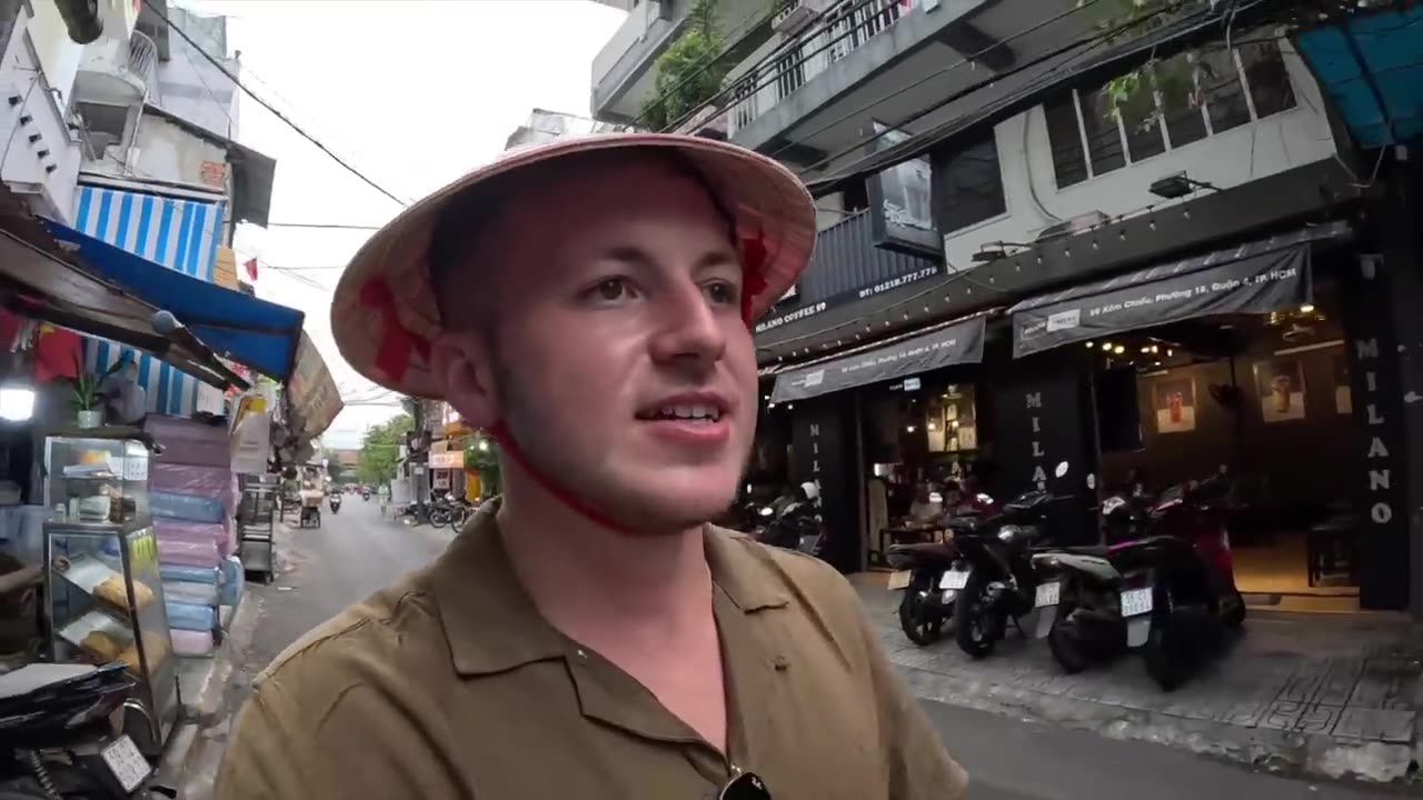 Solo In Vietnam's Most Dangerous Hood 🇻🇳