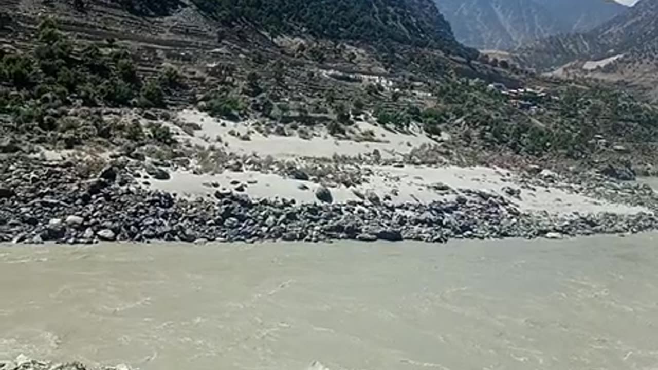Navigating the Beauty of Skardu River | Travel Vlog