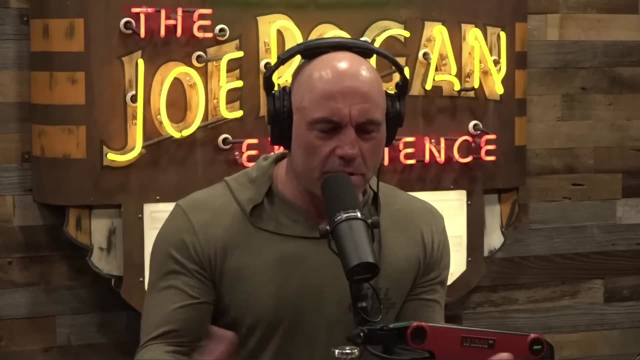 Joe Rogan on How Weed Affects Disciplined People ft Dr Andrew Huberman_1080p