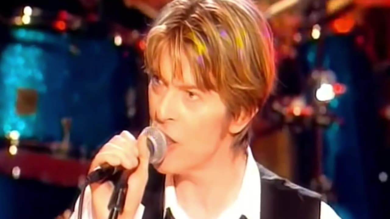 David Bowie China Girl Live! HD (Raw Rhythmic Bass!)