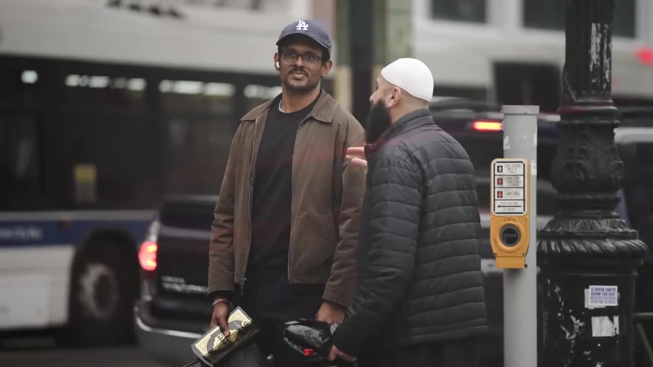 Muslim Asks Strangers For Money, Then Giving Them 100x What They Gave Him! (EMOTIONAL)