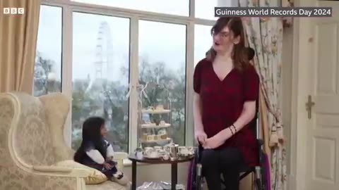 WATCH: World’s tallest and shortest women meet for afternoon tea in London