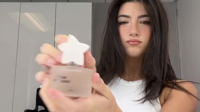 25_i put this much on everyday it smells so good idc @born dreamer by cd