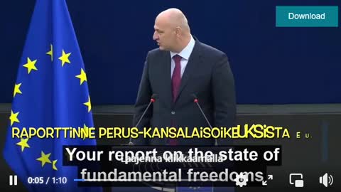 Ursula kuuntelee korvat punaisina…