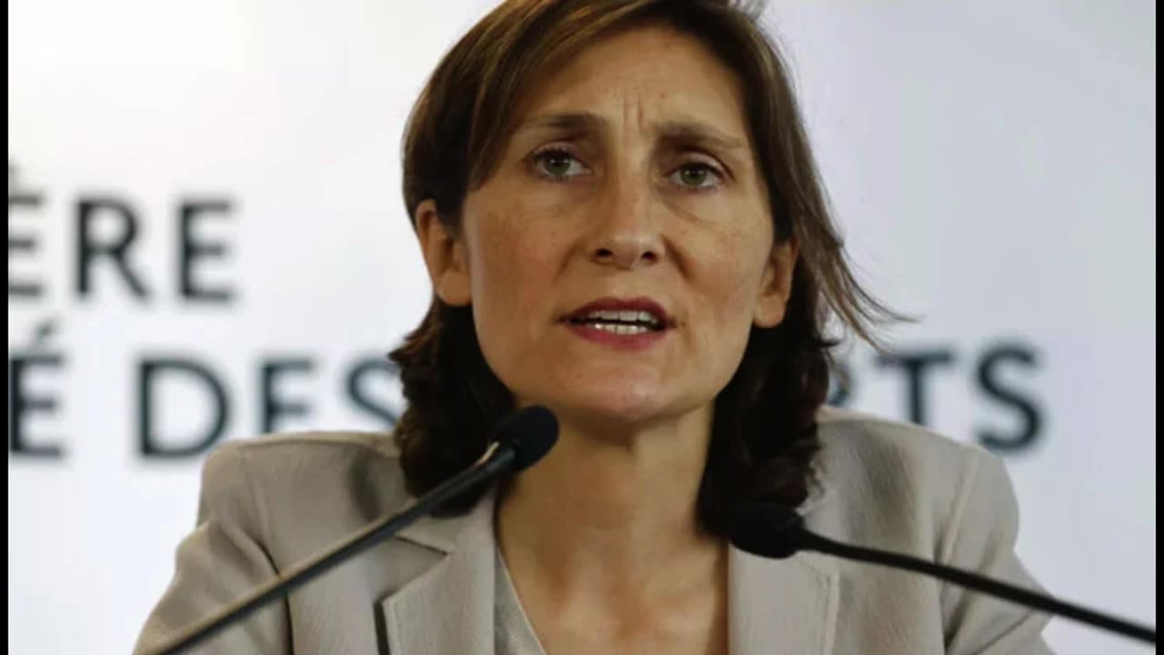 French Education minister has come under fire for sending her children to private schools