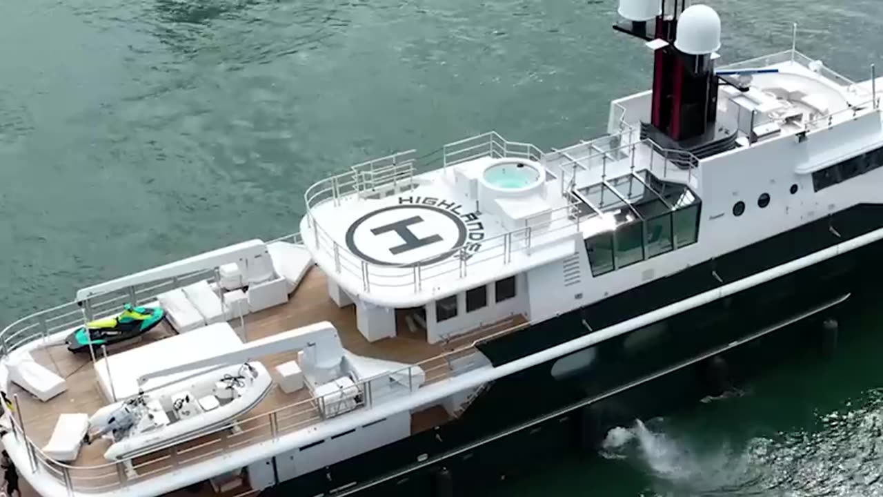 Mr. Beast $1 vs $1,000,000,000 Yacht!