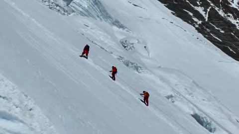 Flying over mount everest // beautiful place // mountain