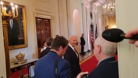 Watch Biden's reaction when reporter confronts him on alleged bribery tapes