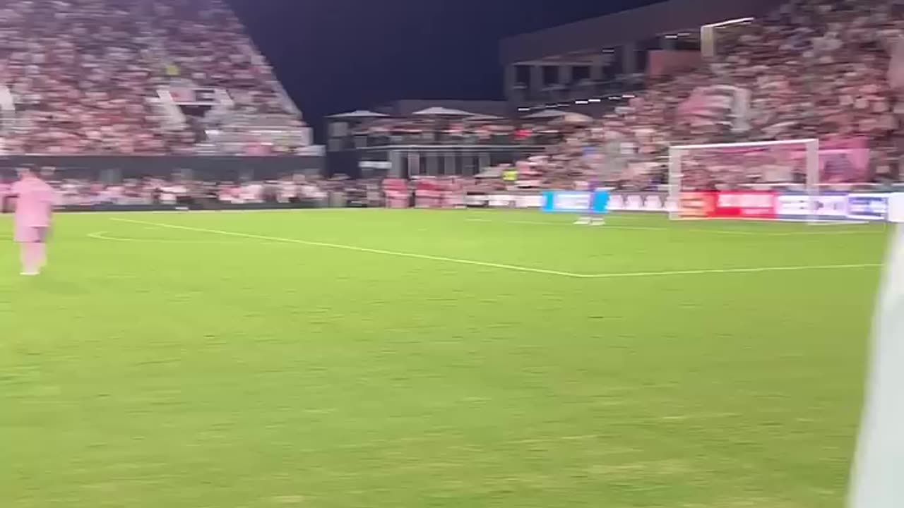 Messi Looked At Me!
