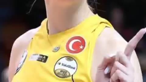 Zehra_Gunes_face_expression____Volleyball