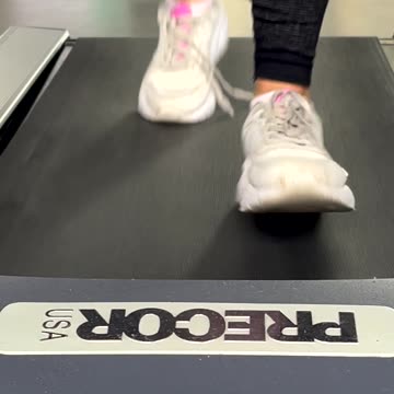 همیشه موقع ورزش باید خنده رو لبات باشه