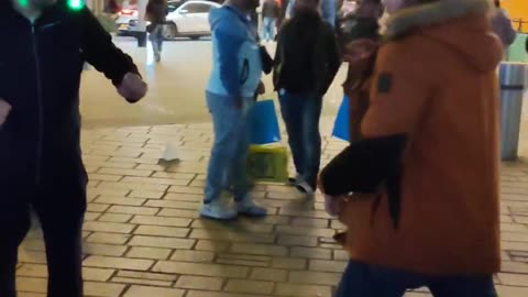002- Speakers 'S corner Muslims breakes a Fight in stratford