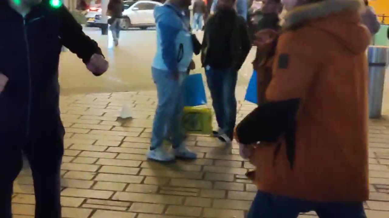 002- Speakers 'S corner Muslims breakes a Fight in stratford