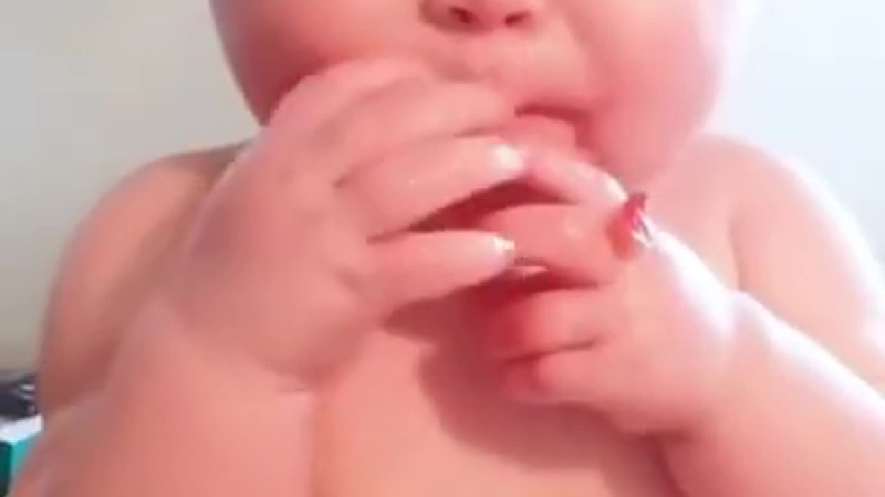 BABIES EATING FRUITS