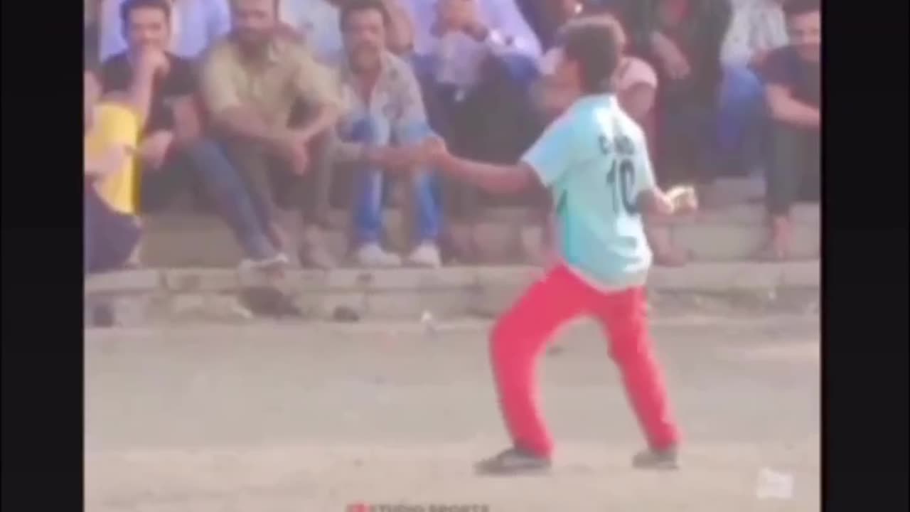 The most funny scene from gully cricket of India