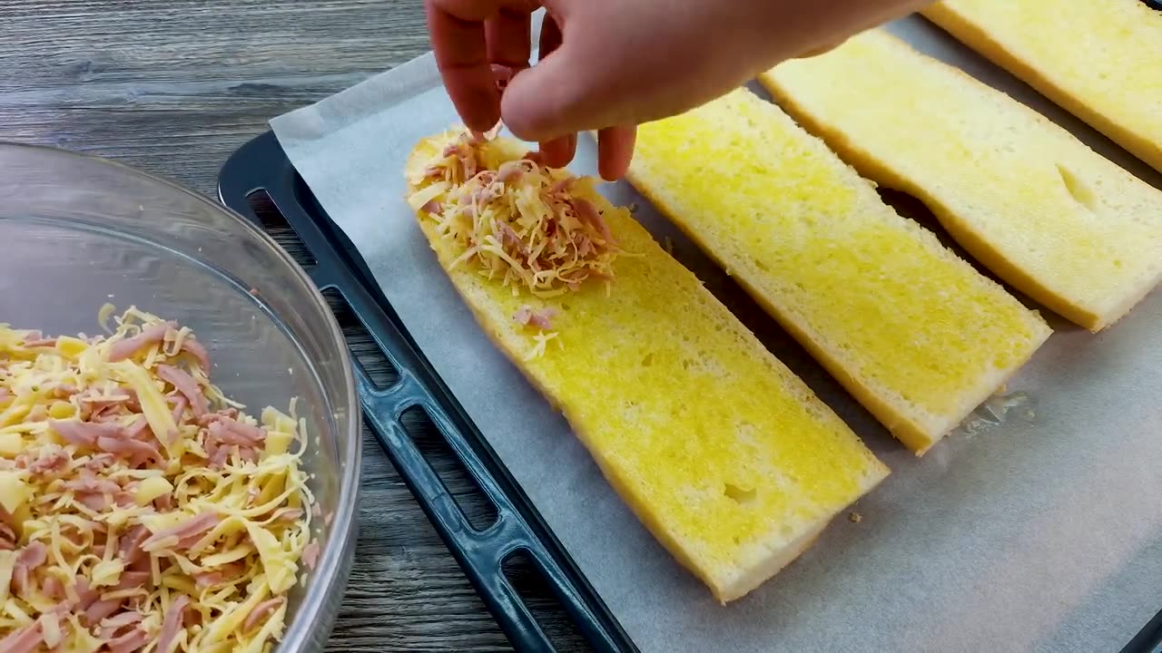 They are so delicious that I cook these sandwiches every day for breakfast! Only 4 ingredients!