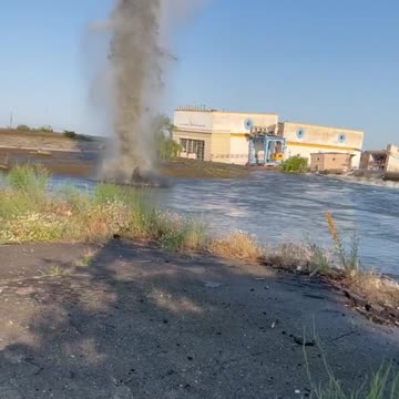 Dam broken but Ukrainians continue shelling