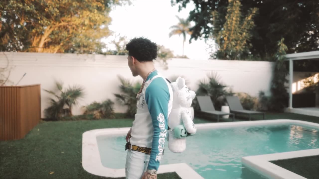 Lil Mosey - Ain't It A Flex [Official Music Video]