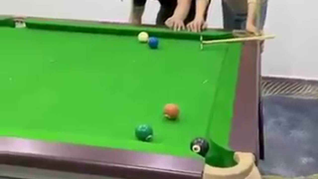 Funny videos billiard millionaire 高手👍