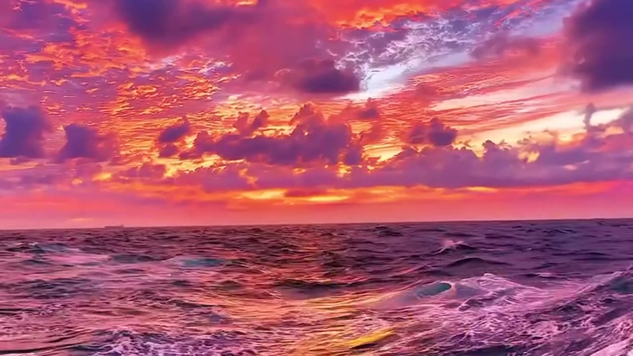 The ocean and sunset, nature is so magical.