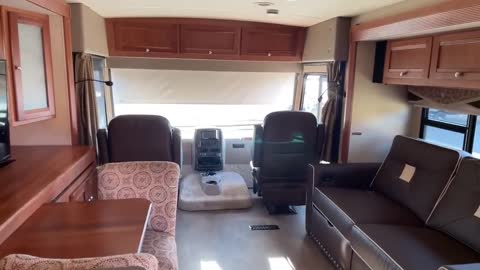 CLASS A LUXURY! | 2016 WINNEBAGO ITASKA 33C