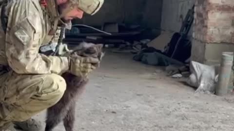 Chvíle klidu ruských vojáků v první linii