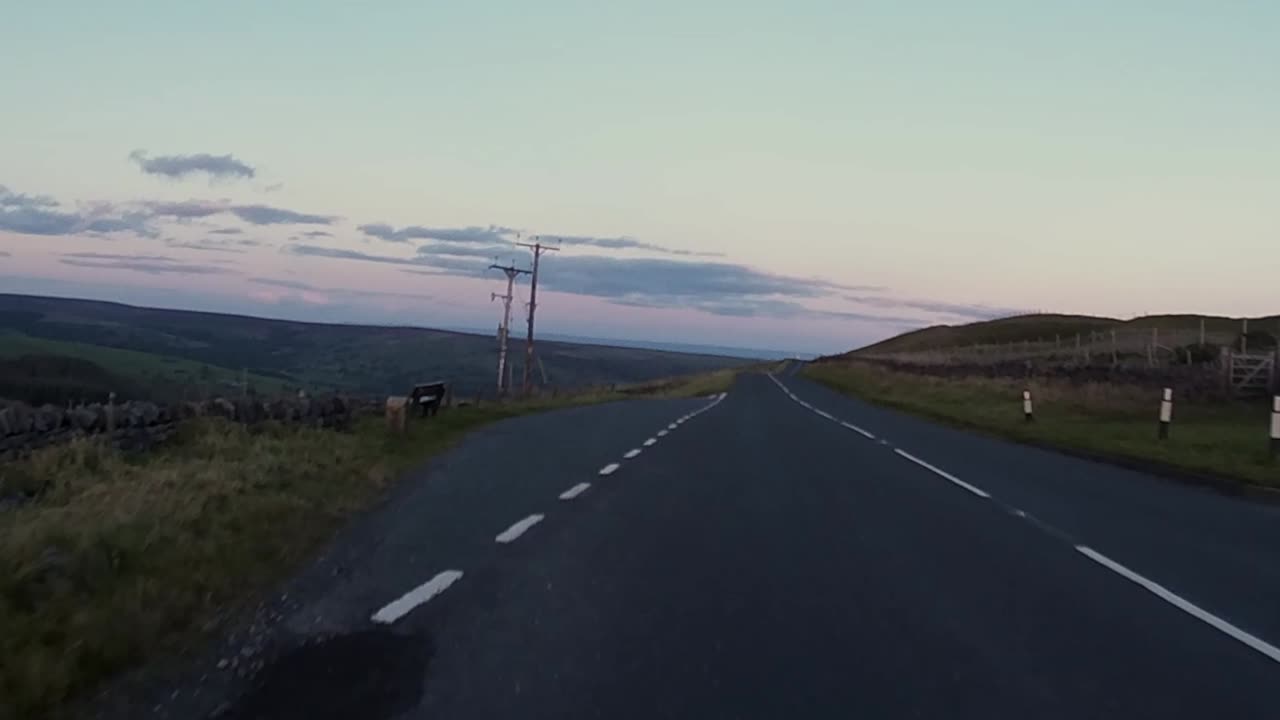 Royal Enfield SCRAM 411 in the Yorkshire Dales