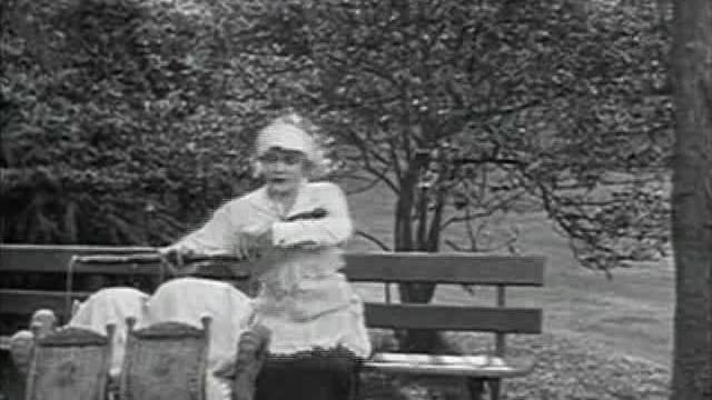 39.[1915][Chaplin] - In the Park