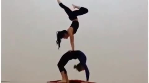 Flexibility Goals: Watch Her Inspiring Workout Routine!