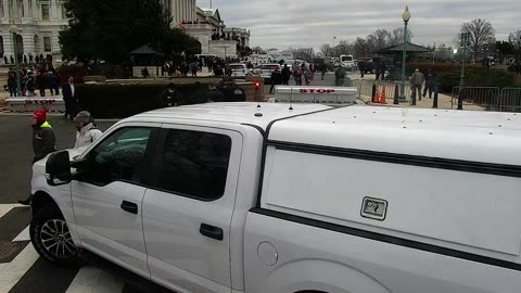 0687USCG00K25SouthBarricadePlaza_2021-01-06_15h36min23s943ms.mp4