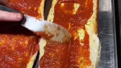 Garlic bread pizza