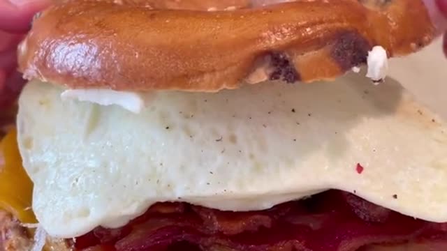 Who wants one🥯 #grubspot #bagel #bacon #cheese #egg #food #foodtiktok