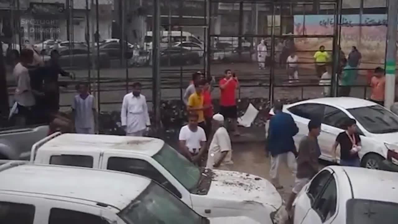 Saudi Arabia underwater! Due to heavy rain in Mecca
