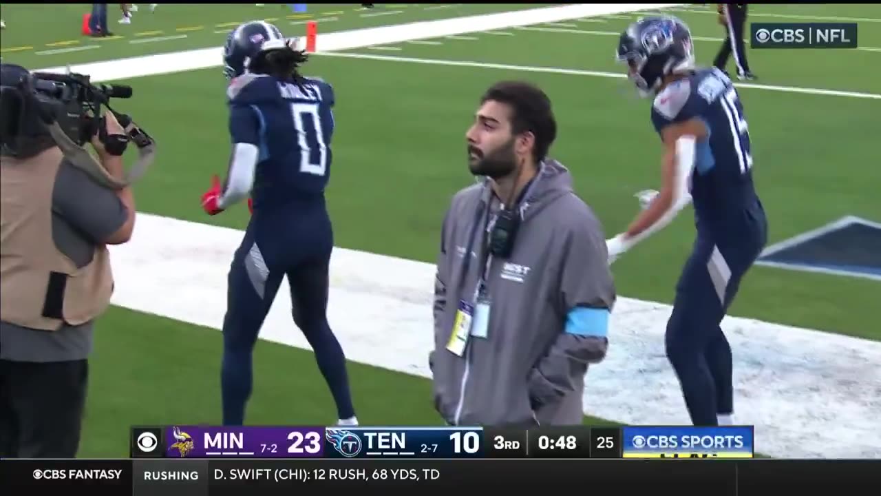 Titans doing the Trump dance