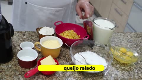 BOLO DE FUBÁ COM QUEIJO RALADO NA MASSA - CREMOSO E DELICIOSO